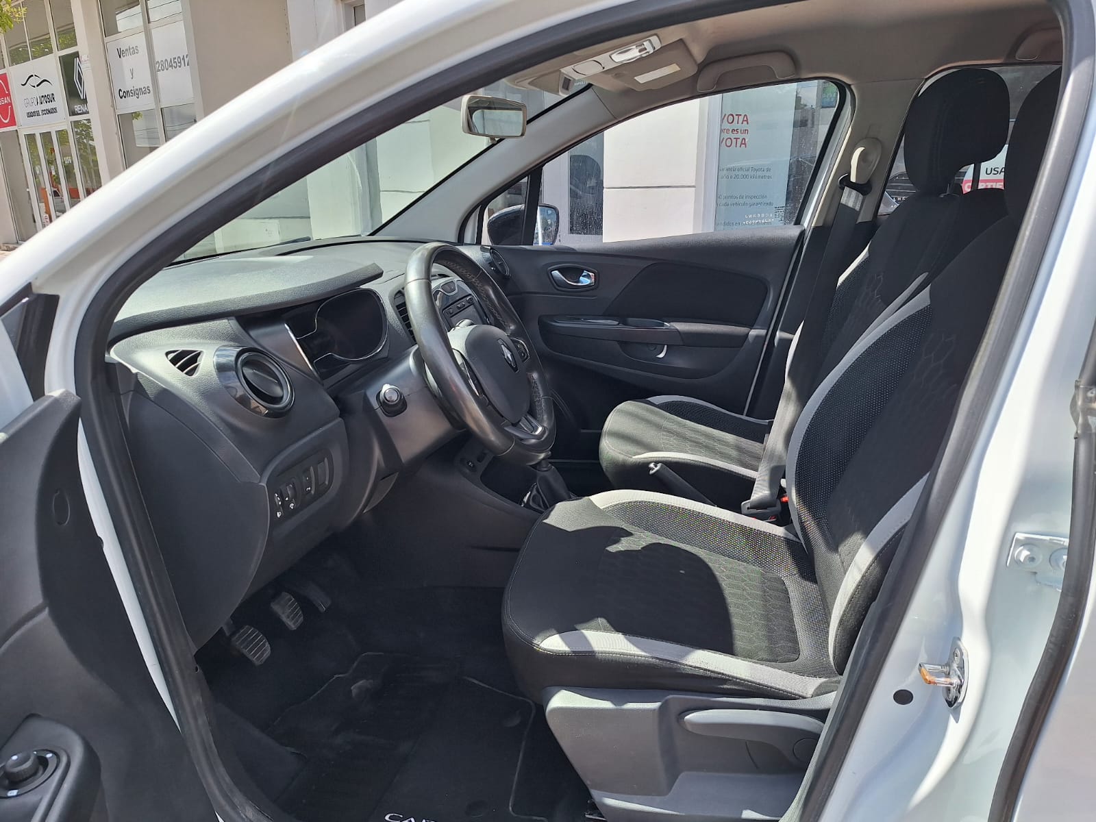 Foto 11 de RENAULT CAPTUR ZEN 2.0 2018